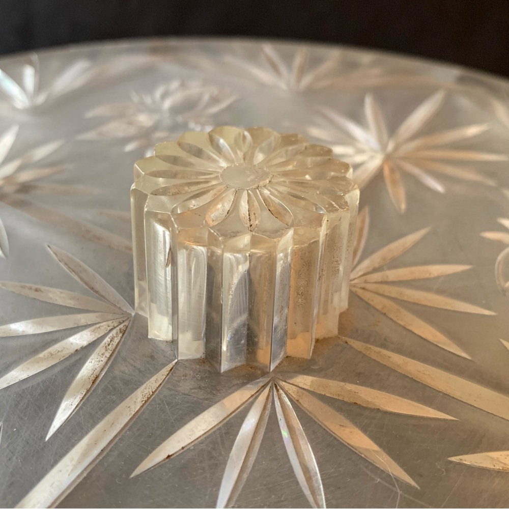 v i n t a g e :: Midcentury Atomic Cake Tray Acrylic Starburst - Picture 6 of 12